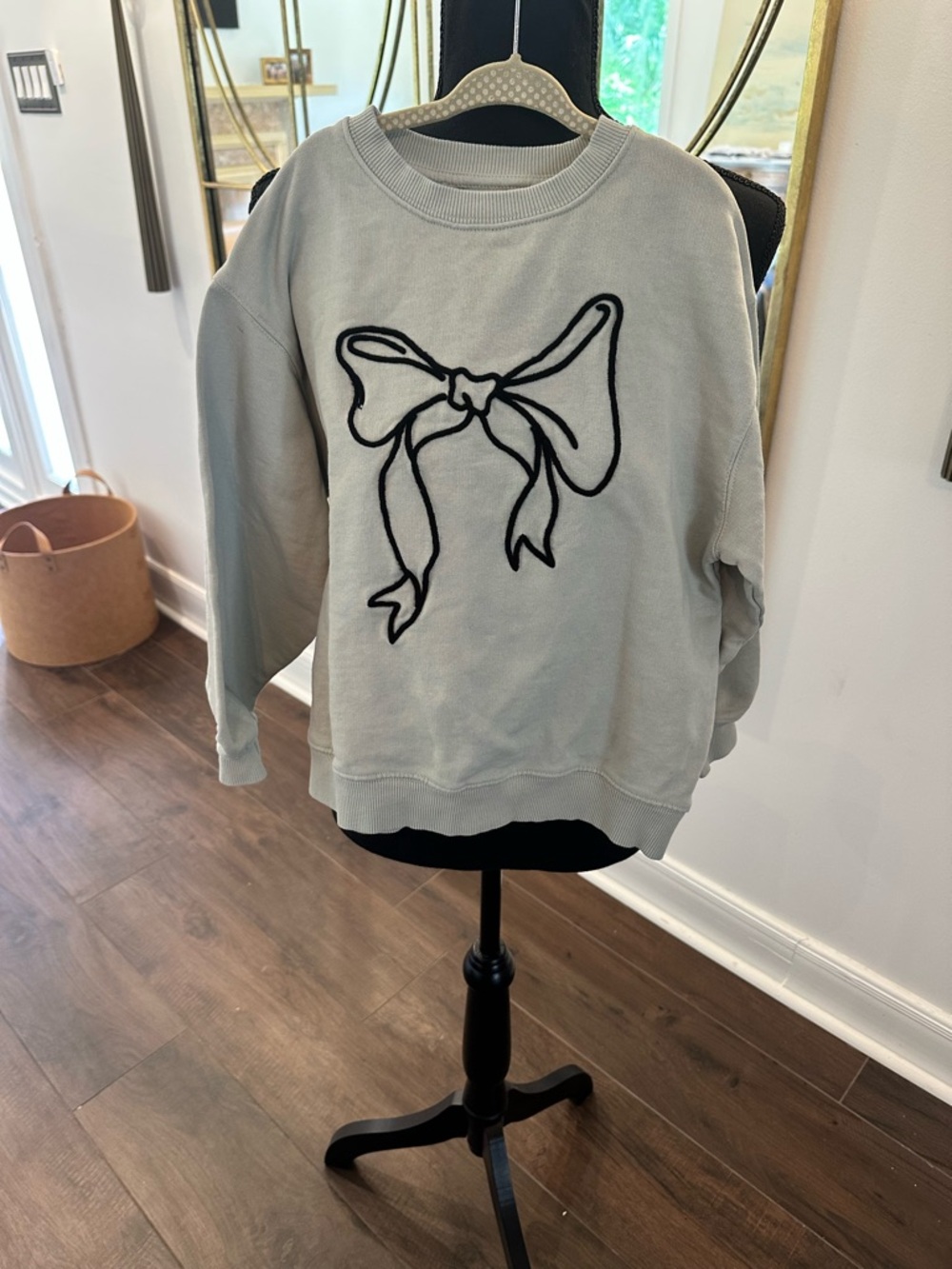 Zara kids Bow Outline Crewneck Sweatshirt - Light green with Black Bow